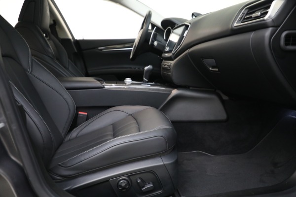 Used 2018 Maserati Ghibli SQ4 GranSport Nerissimo for sale $62,900 at Alfa Romeo of Westport in Westport CT 06880 22
