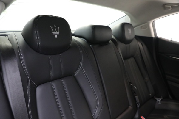 Used 2018 Maserati Ghibli SQ4 GranSport Nerissimo for sale $62,900 at Alfa Romeo of Westport in Westport CT 06880 23