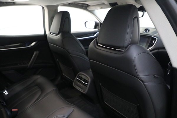 Used 2018 Maserati Ghibli SQ4 GranSport Nerissimo for sale $62,900 at Alfa Romeo of Westport in Westport CT 06880 25