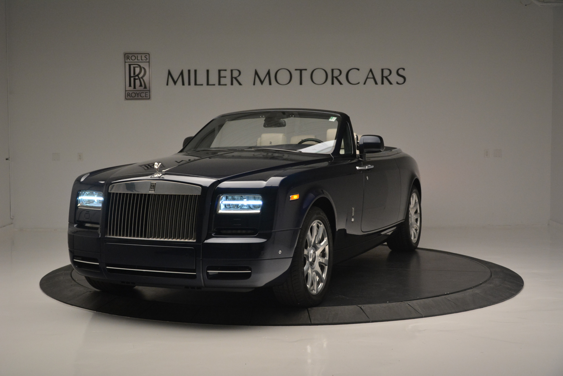 Used 2014 Rolls-Royce Phantom Drophead Coupe for sale Sold at Alfa Romeo of Westport in Westport CT 06880 1