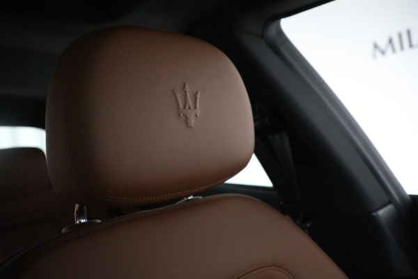 Used 2018 Maserati Quattroporte S Q4 for sale $65,900 at Alfa Romeo of Westport in Westport CT 06880 23