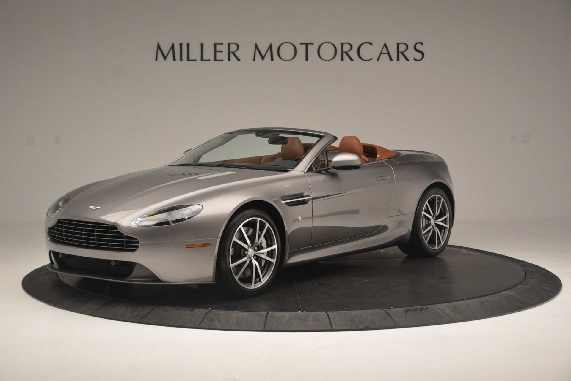 Used 2015 Aston Martin V8 Vantage Roadster for sale Sold at Alfa Romeo of Westport in Westport CT 06880 1