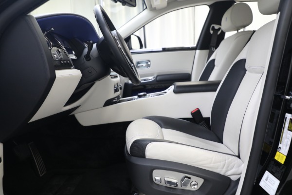 Used 2019 Rolls-Royce Ghost for sale $234,900 at Alfa Romeo of Westport in Westport CT 06880 14