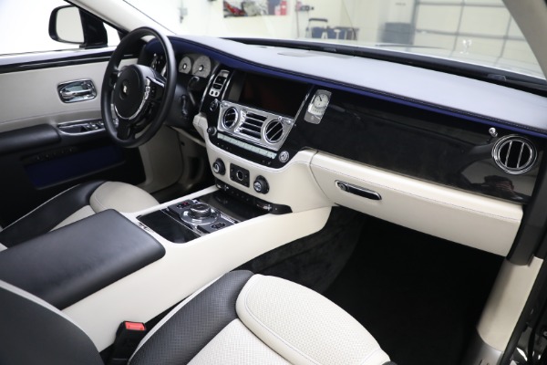 Used 2019 Rolls-Royce Ghost for sale $234,900 at Alfa Romeo of Westport in Westport CT 06880 20