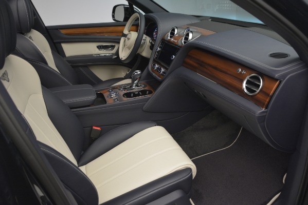 Used 2019 Bentley Bentayga V8 for sale Sold at Alfa Romeo of Westport in Westport CT 06880 27
