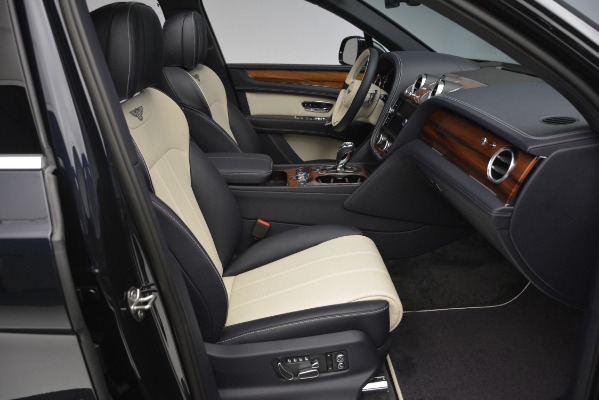 Used 2019 Bentley Bentayga V8 for sale $129,900 at Alfa Romeo of Westport in Westport CT 06880 28
