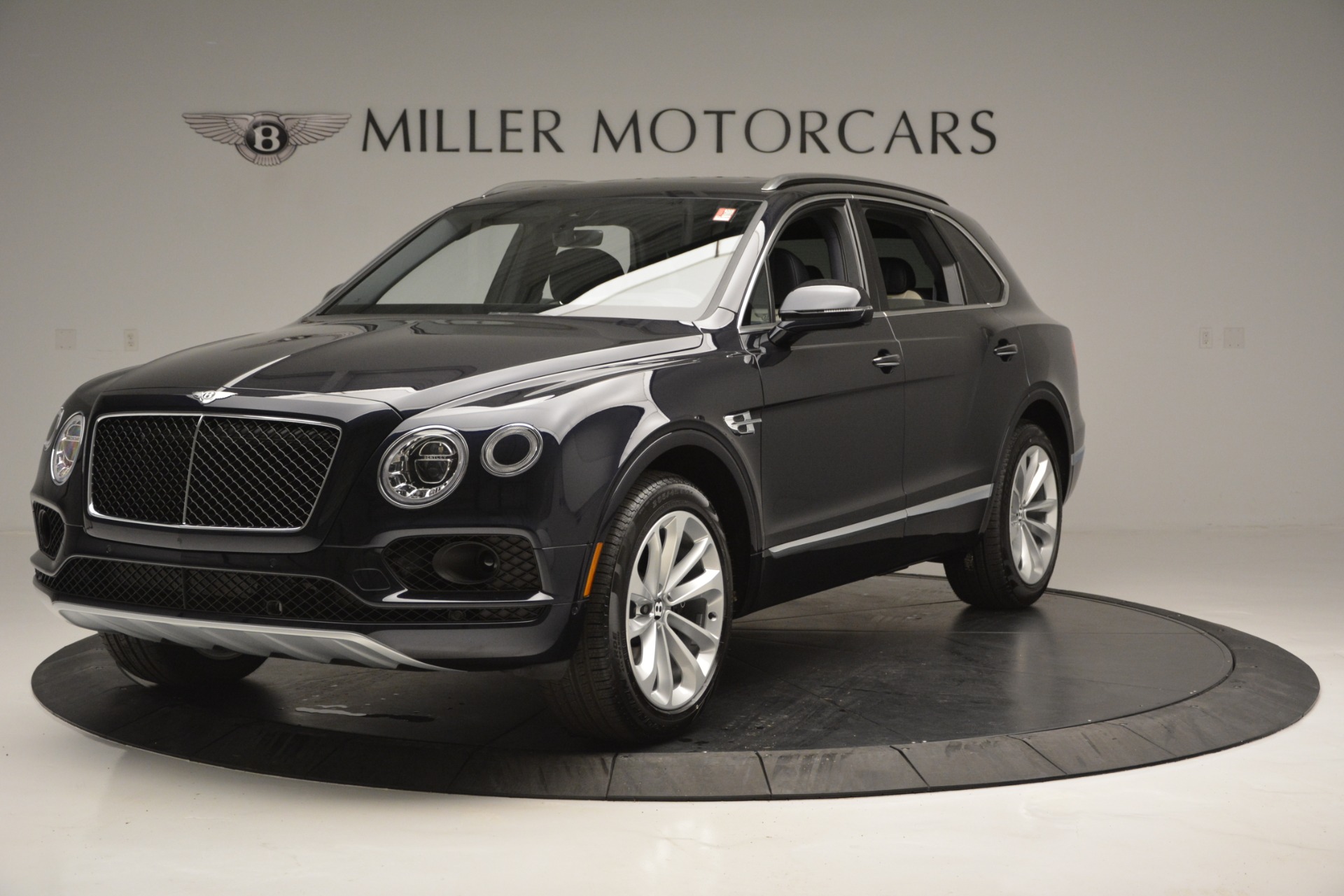 Used 2019 Bentley Bentayga V8 for sale Sold at Alfa Romeo of Westport in Westport CT 06880 1