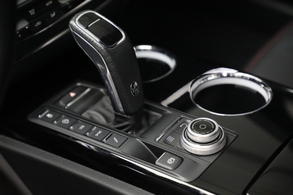 Used 2019 Maserati Quattroporte S Q4 GranLusso for sale $68,900 at Alfa Romeo of Westport in Westport CT 06880 18