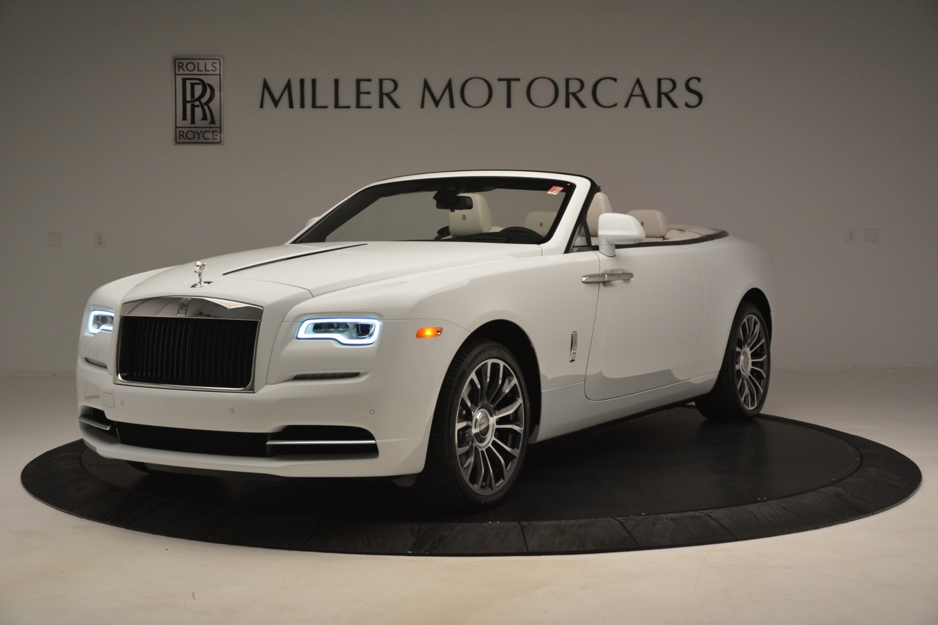 Used 2019 Rolls-Royce Dawn for sale Sold at Alfa Romeo of Westport in Westport CT 06880 1