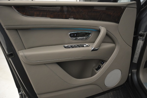New 2019 Bentley Bentayga V8 for sale Sold at Alfa Romeo of Westport in Westport CT 06880 17