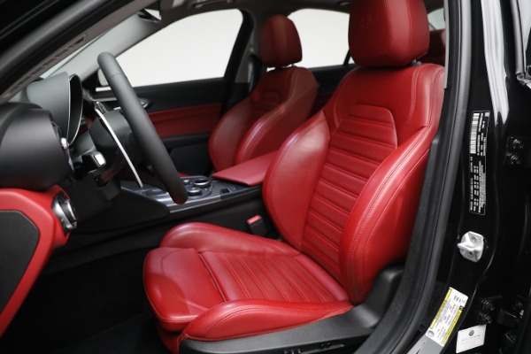 New 2019 Alfa Romeo Giulia Ti Sport Q4 for sale Sold at Alfa Romeo of Westport in Westport CT 06880 17