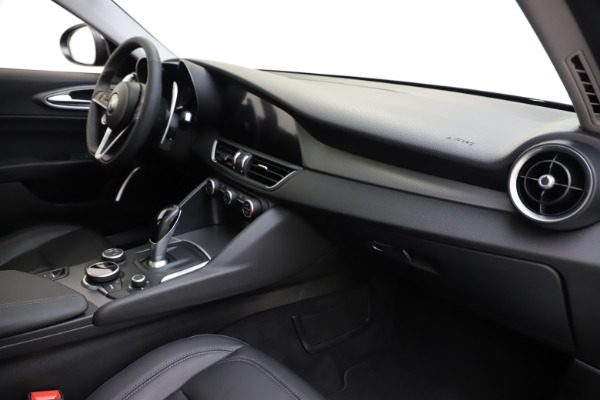 Used 2019 Alfa Romeo Giulia Sport Q4 for sale Sold at Alfa Romeo of Westport in Westport CT 06880 22