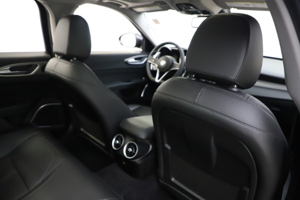 Used 2019 Alfa Romeo Giulia Sport Q4 for sale Sold at Alfa Romeo of Westport in Westport CT 06880 28