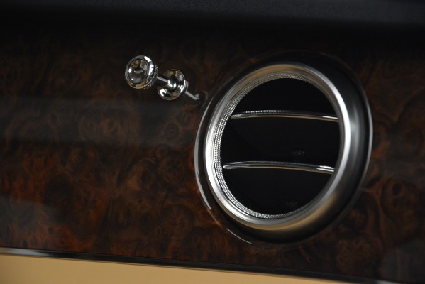 Used 2017 Bentley Bentayga W12 for sale Sold at Alfa Romeo of Westport in Westport CT 06880 22