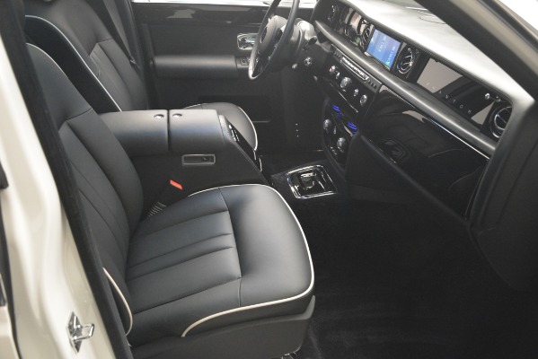 Used 2014 Rolls-Royce Phantom for sale Sold at Alfa Romeo of Westport in Westport CT 06880 27