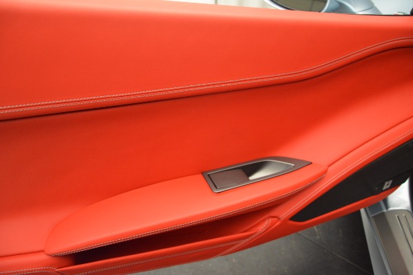 Used 2015 Ferrari 458 Italia for sale $215,900 at Alfa Romeo of Westport in Westport CT 06880 16