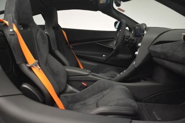 New 2019 McLaren 720S Coupe for sale $351,470 at Alfa Romeo of Westport in Westport CT 06880 20