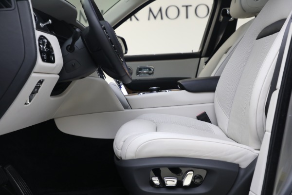Used 2019 Rolls-Royce Cullinan for sale $329,900 at Alfa Romeo of Westport in Westport CT 06880 13