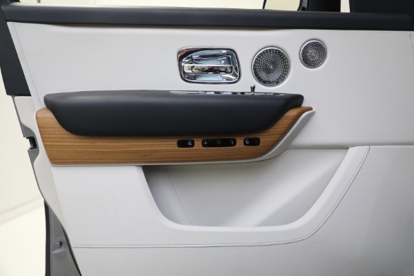 Used 2019 Rolls-Royce Cullinan for sale $329,900 at Alfa Romeo of Westport in Westport CT 06880 18