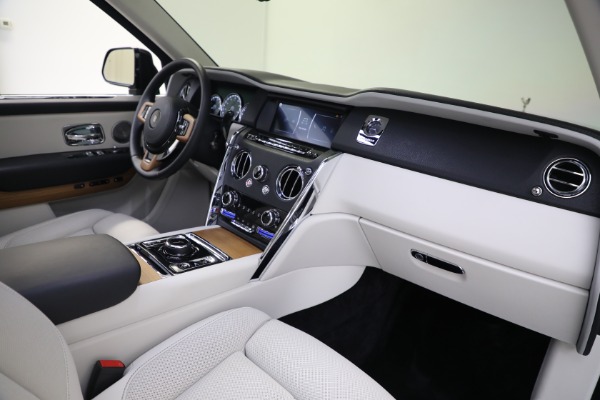 Used 2019 Rolls-Royce Cullinan for sale $329,900 at Alfa Romeo of Westport in Westport CT 06880 19