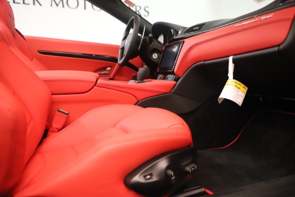 New 2018 Maserati GranTurismo Sport Convertible for sale $159,740 at Alfa Romeo of Westport in Westport CT 06880 27