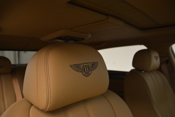 Used 2016 Bentley Flying Spur V8 for sale $93,900 at Alfa Romeo of Westport in Westport CT 06880 24