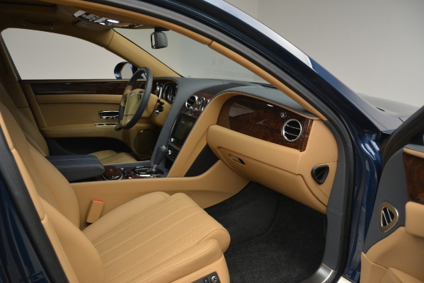 Used 2016 Bentley Flying Spur V8 for sale $93,900 at Alfa Romeo of Westport in Westport CT 06880 25
