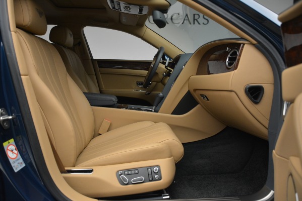 Used 2016 Bentley Flying Spur V8 for sale $93,900 at Alfa Romeo of Westport in Westport CT 06880 28