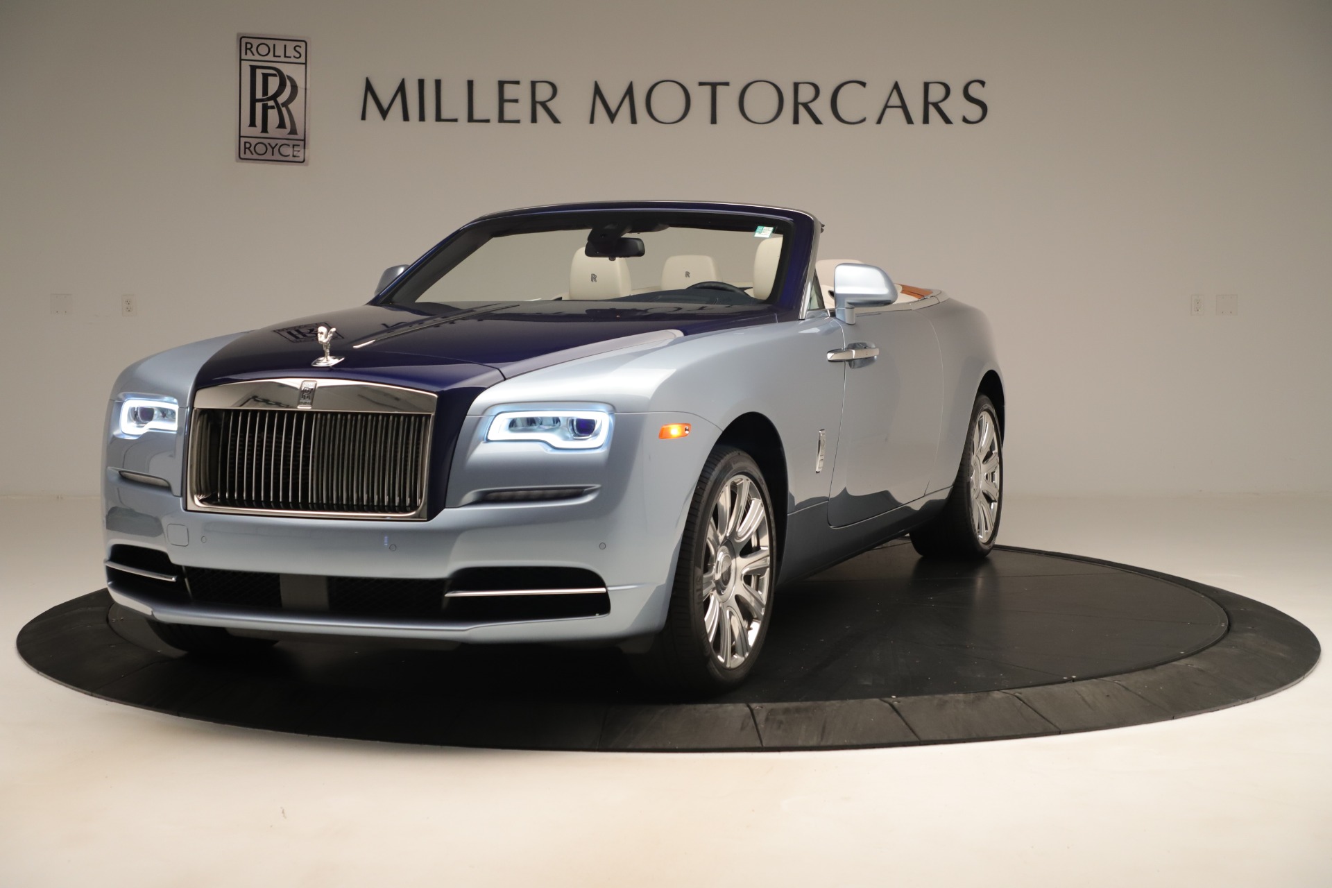 Used 2016 Rolls-Royce Dawn for sale Sold at Alfa Romeo of Westport in Westport CT 06880 1