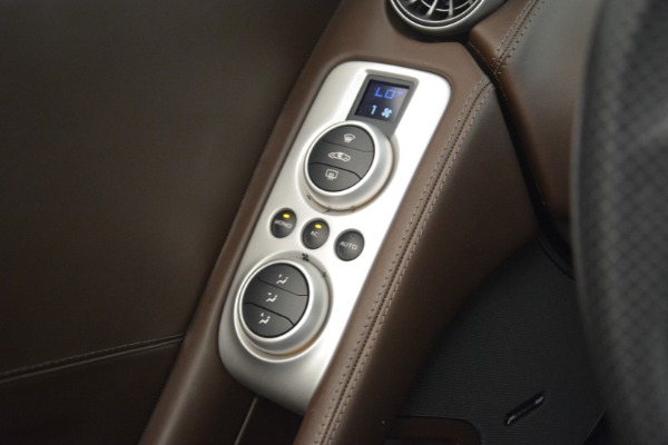 Used 2015 McLaren 650S Convertible for sale Sold at Alfa Romeo of Westport in Westport CT 06880 22