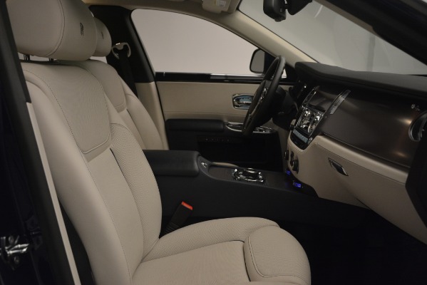 Used 2016 Rolls-Royce Ghost for sale $169,900 at Alfa Romeo of Westport in Westport CT 06880 13