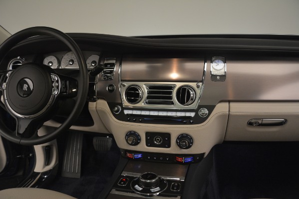 Used 2016 Rolls-Royce Ghost for sale $169,900 at Alfa Romeo of Westport in Westport CT 06880 19