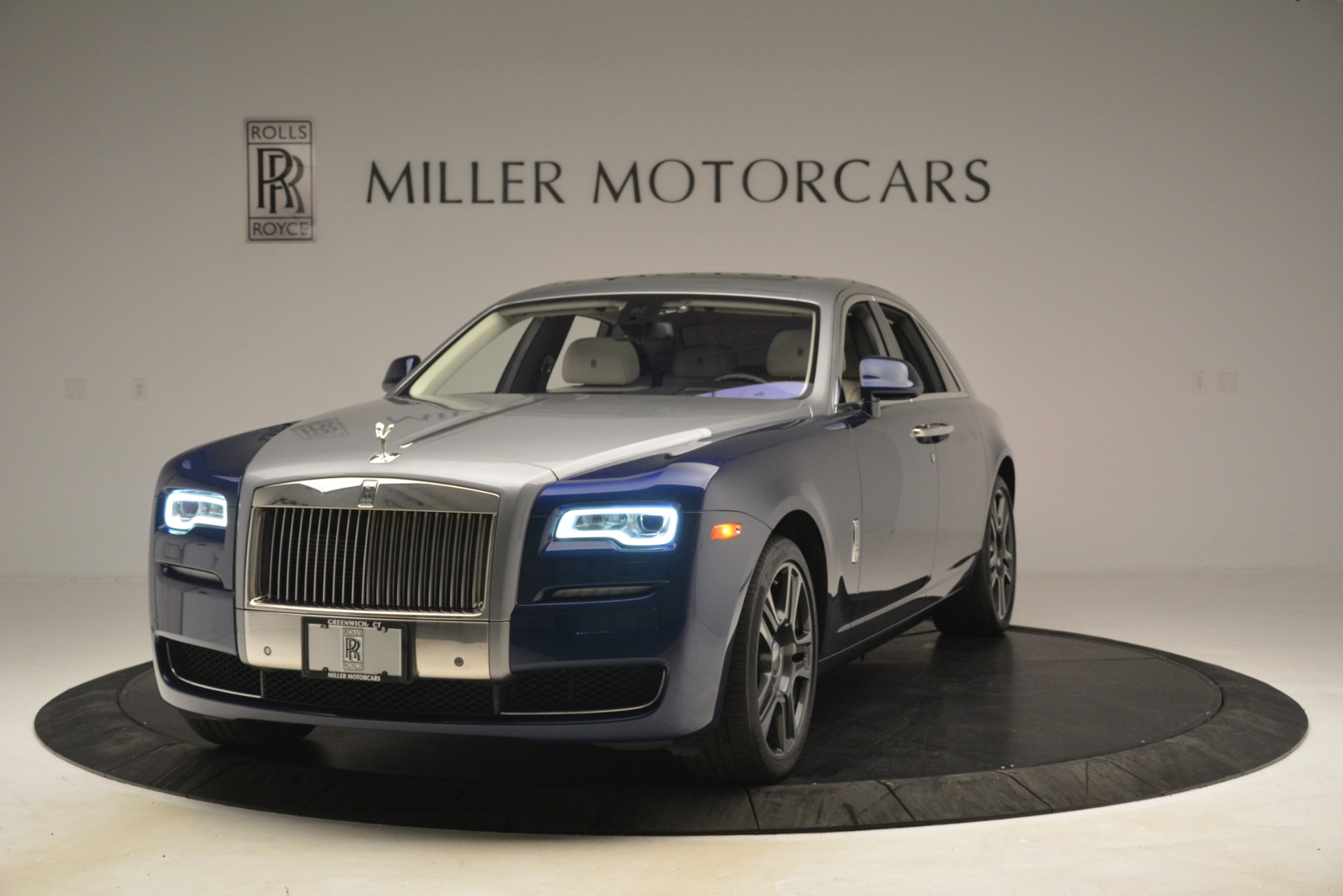Used 2016 Rolls-Royce Ghost for sale $169,900 at Alfa Romeo of Westport in Westport CT 06880 1