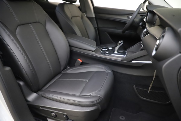 New 2019 Alfa Romeo Stelvio Ti Q4 for sale $51,940 at Alfa Romeo of Westport in Westport CT 06880 24