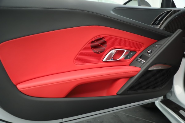 Used 2018 Audi R8 5.2 quattro V10 Plus for sale Sold at Alfa Romeo of Westport in Westport CT 06880 17