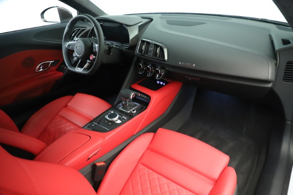 Used 2018 Audi R8 5.2 quattro V10 Plus for sale Sold at Alfa Romeo of Westport in Westport CT 06880 18