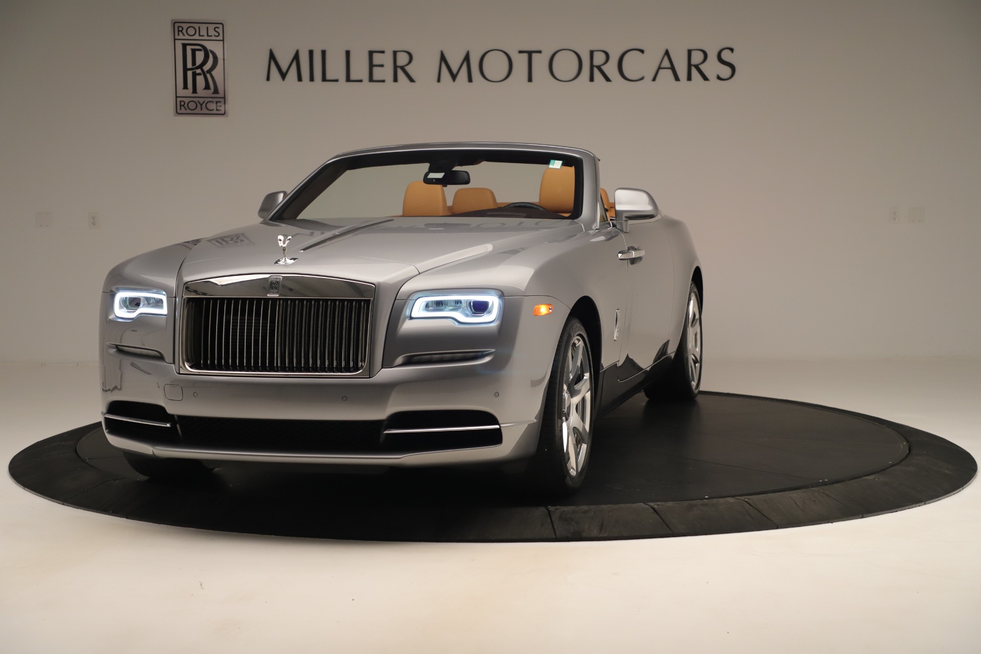 Used 2016 Rolls-Royce Dawn for sale Sold at Alfa Romeo of Westport in Westport CT 06880 1