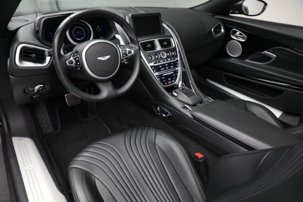 Used 2019 Aston Martin DB11 Volante for sale $165,900 at Alfa Romeo of Westport in Westport CT 06880 19
