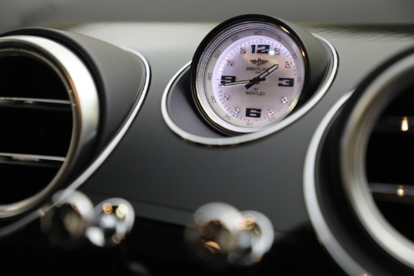 Used 2020 Bentley Bentayga V8 Design Series for sale $145,900 at Alfa Romeo of Westport in Westport CT 06880 27