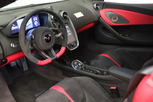 New 2020 McLaren 570S Coupe for sale $215,600 at Alfa Romeo of Westport in Westport CT 06880 16