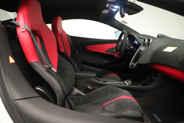 New 2020 McLaren 570S Coupe for sale $215,600 at Alfa Romeo of Westport in Westport CT 06880 20