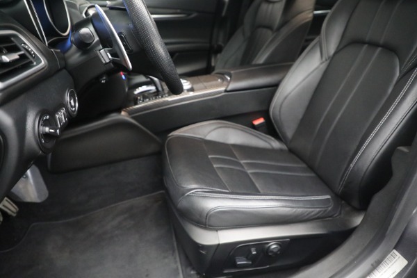 Used 2019 Maserati Ghibli S Q4 GranSport for sale $58,900 at Alfa Romeo of Westport in Westport CT 06880 14