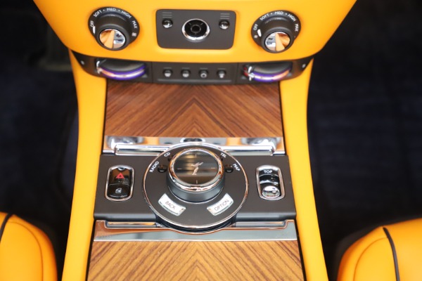 Used 2017 Rolls-Royce Dawn for sale $265,900 at Alfa Romeo of Westport in Westport CT 06880 27