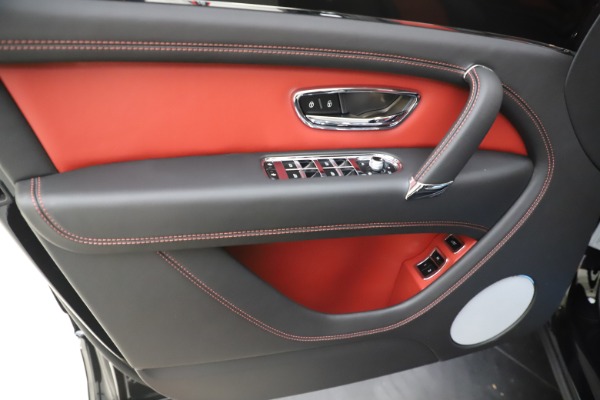 New 2020 Bentley Bentayga V8 for sale $195,265 at Alfa Romeo of Westport in Westport CT 06880 20