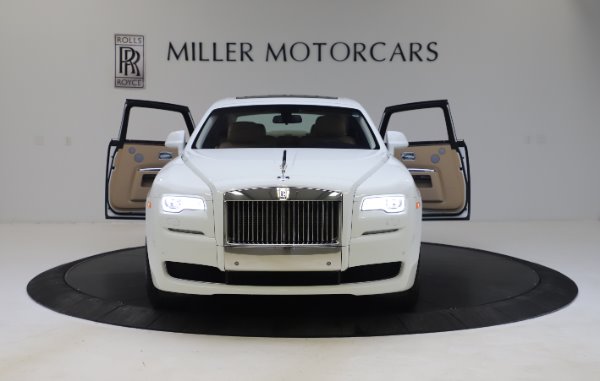 Used 2015 Rolls-Royce Ghost for sale $166,900 at Alfa Romeo of Westport in Westport CT 06880 13