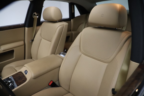 Used 2015 Rolls-Royce Ghost for sale $166,900 at Alfa Romeo of Westport in Westport CT 06880 14