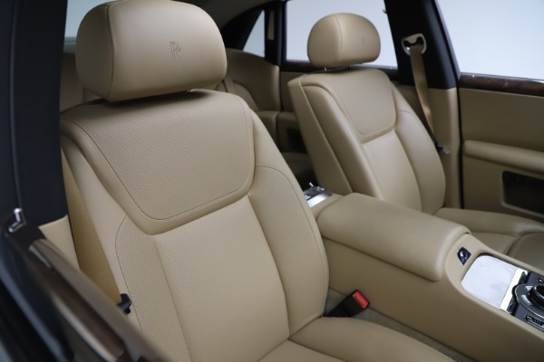 Used 2015 Rolls-Royce Ghost for sale $166,900 at Alfa Romeo of Westport in Westport CT 06880 15