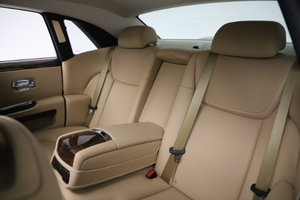 Used 2015 Rolls-Royce Ghost for sale $166,900 at Alfa Romeo of Westport in Westport CT 06880 19