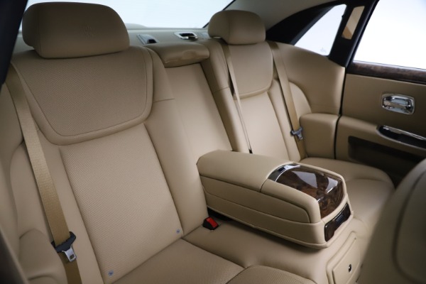 Used 2015 Rolls-Royce Ghost for sale $166,900 at Alfa Romeo of Westport in Westport CT 06880 20