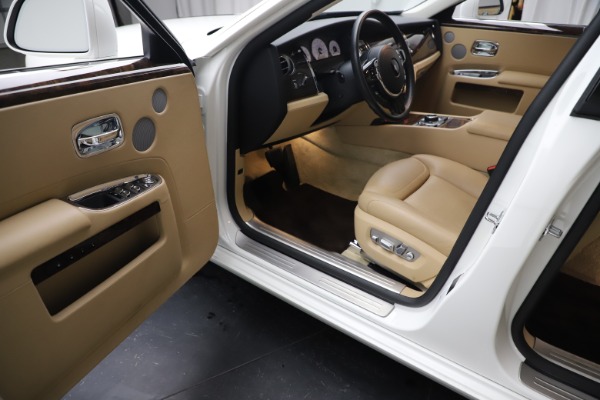 Used 2015 Rolls-Royce Ghost for sale Sold at Alfa Romeo of Westport in Westport CT 06880 23